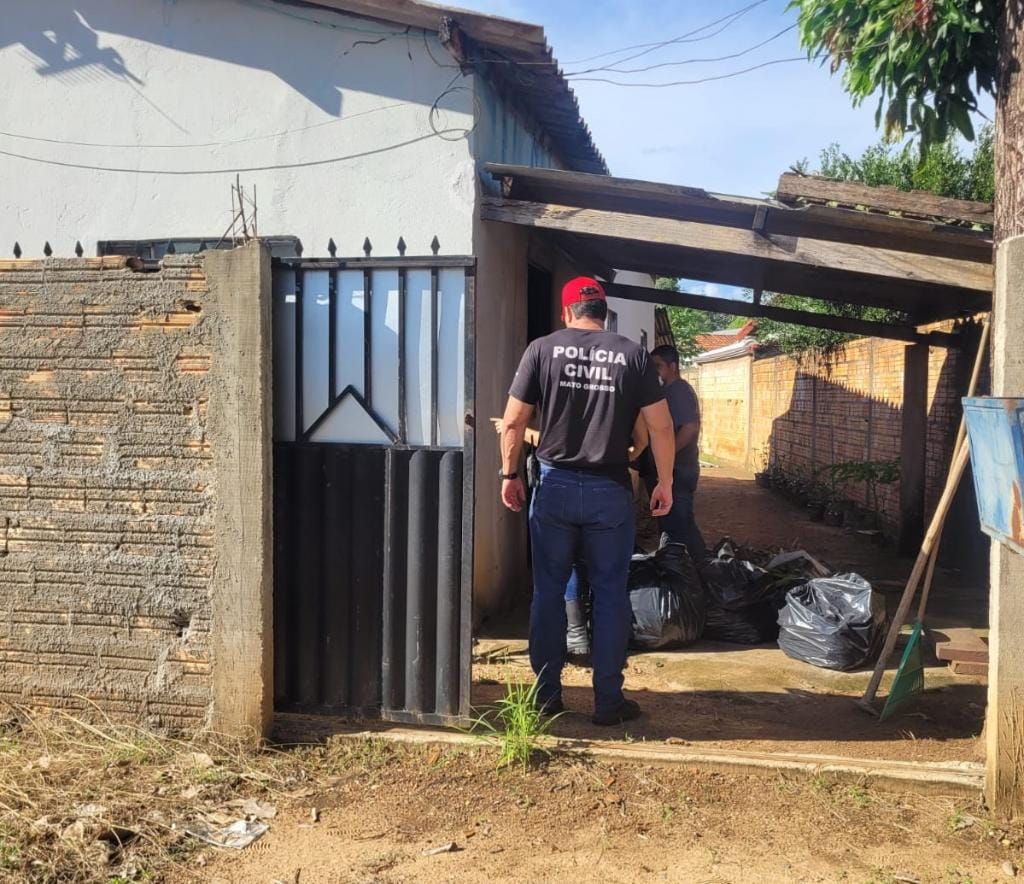 Polícia Civil prende tesoureira de facção criminosa durante cumprimento de mandado