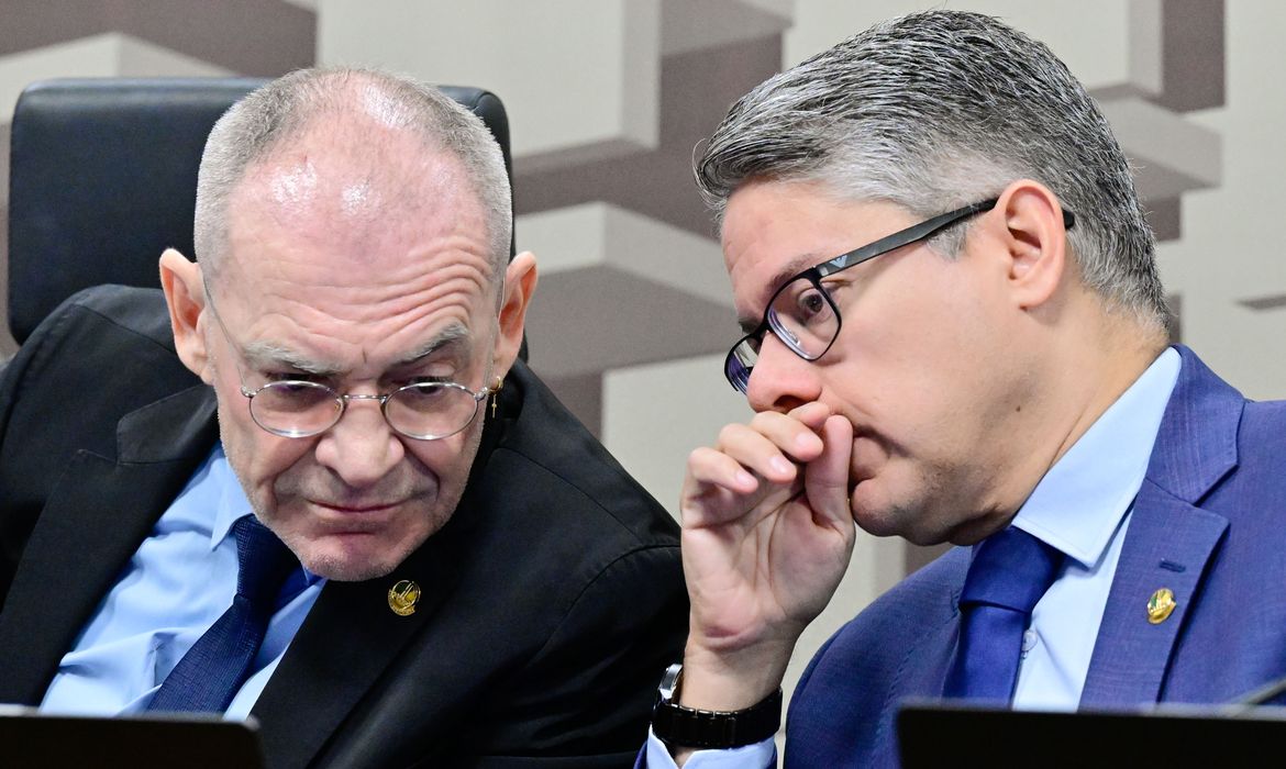 Senador critica restrição ao uso de dados do Coaf em CPI