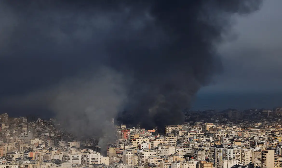 Líderes do Irã e EUA se reúnem no Paquistão em busca de acordo de paz